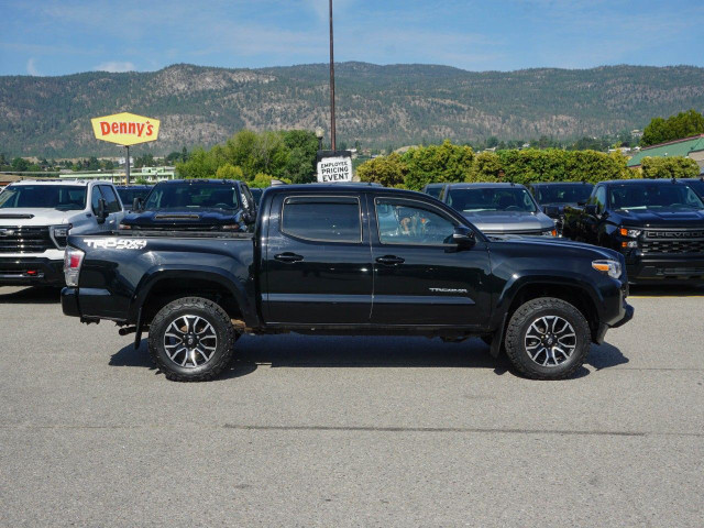 2021 Toyota Tacoma in Cars & Trucks in Penticton - Image 4