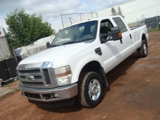 2010 Ford Super Duty F-350 SRW 4X4 CREW CAB XLT LONG BOX in Cars & Trucks in Edmonton