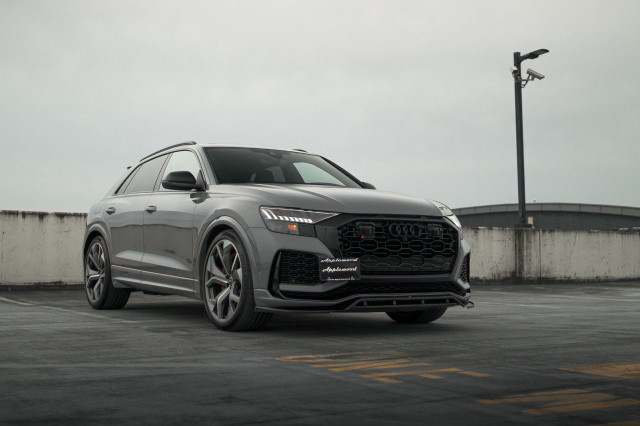2023 Audi RS Q8 in Cars & Trucks in Delta/Surrey/Langley - Image 2
