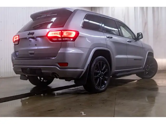 2017 Jeep Grand Cherokee 4x4 Altitude Leather Roof Nav BCam in Cars & Trucks in Grande Prairie - Image 8