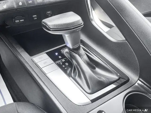 2022 Hyundai Elantra Preferred dans Autos et camions dans Région de Mississauga/Peel - Image 18