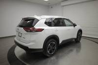NAVIGATION SYSTEM, ADAPTIVE CRUISE CONTROL, PANORAMIC ROOF, BACK-UP CAMERA, BLIND SPOT MONITOR, HEAT... (image 4)