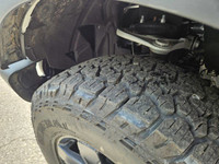 This Ford Bronco delivers a Twin Turbo Regular Unleaded V-6 2.7 L/164 engine powering this Automatic... (image 8)