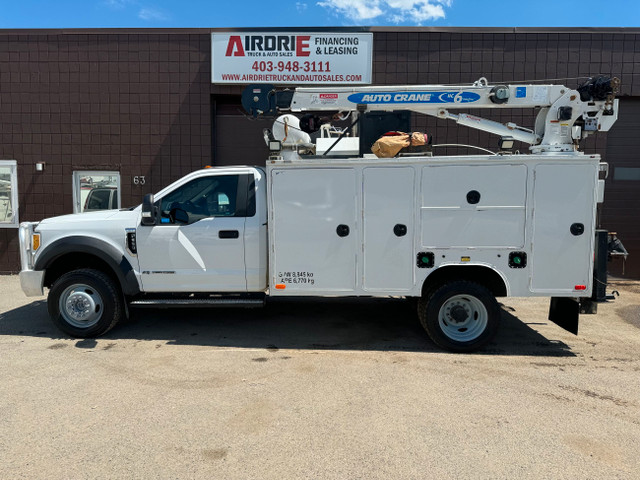 2017 Ford F-550 XLT DRW REG CAB SERVICE TRUCK in Cars & Trucks in Calgary