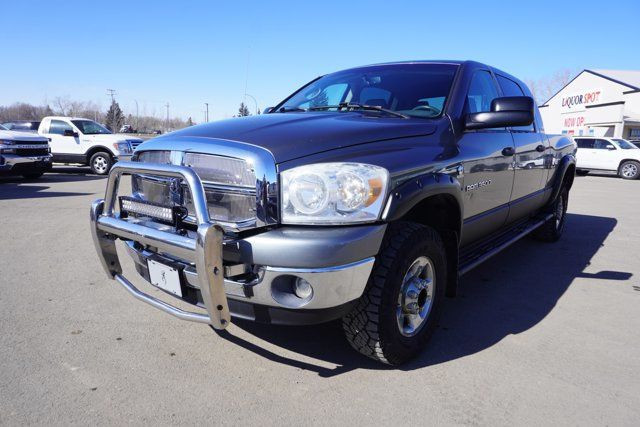 2006 Dodge Ram 3500 SLT | 4WD | Cummins Diesel! | Bull Bar in Cars & Trucks in Regina - Image 3