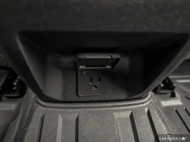 2025 GMC Canyon Denali in Cars & Trucks in Cowichan Valley / Duncan - Image 34
