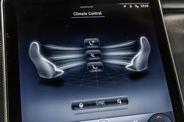 2023 Mercedes-Benz C300 4MATIC Sedan | Premium | Night | Carplay in Cars & Trucks in City of Montréal - Image 34