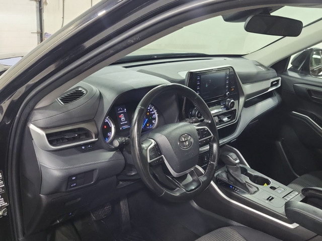 2022 Toyota Highlander HYBRID LE AWD | 8 PASS | CAM | BSM | ONE  in Cars & Trucks in City of Toronto - Image 3
