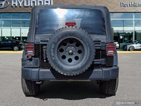 This Jeep Wrangler JK has a powerful Regular Unleaded V-6 3.6 L/220 engine powering this 6 speed man... (image 3)