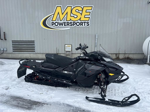 2021 Ski-Doo RENEGADE XRS 900 ( DEMO UNIT ) in Snowmobiles in Edmundston