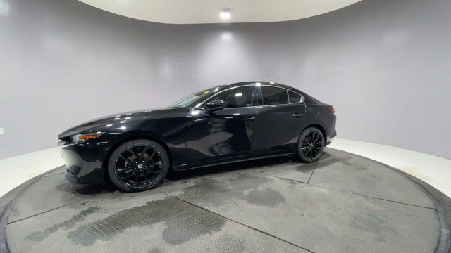 2019 Mazda Mazda3 in Cars & Trucks in Strathcona County - Image 4