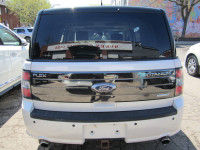 7 PASSENGER. FINISHED IN PEARL WHITE WITH TWO TONE GREY INTERIOR, ALLOY WHEELS, DUAL SUNROOFS, NAVIG... (image 2)