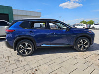2021.5 Nissan Rogue AWD Platinum with only 69,000kms. Leather, Navi, Panoramic Sunroof, Alloys, etc.... (image 3)