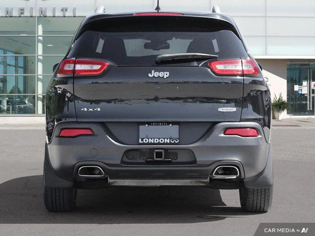 2016 Jeep Cherokee North in Cars & Trucks in London - Image 4