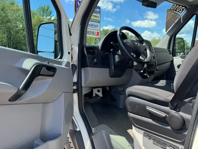 2016 Mercedes-Benz Sprinter Passenger Vans in Cars & Trucks in Moncton - Image 11