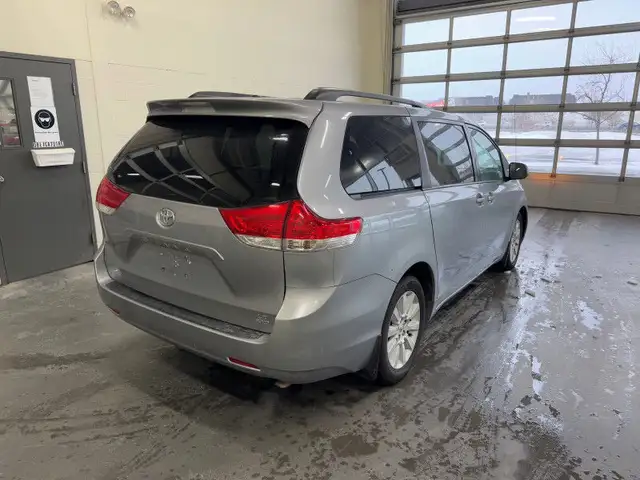 2012 TOYOTA SIENNA LE *NO ACCIDENTS EVER* ELECTRIC DOORS SLIDING DOORS62940368939137121