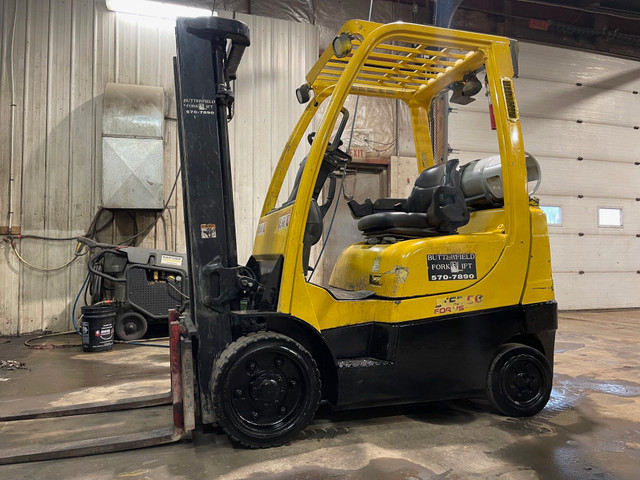 Hyster 5,000lb capacity forklift in Heavy Equipment in Regina