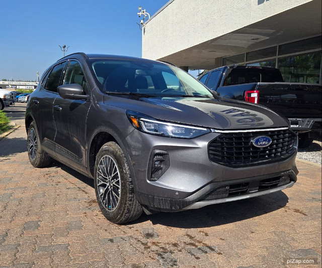 2025 Ford Escape PHEV | NTRAILER TOW PKG | PHEV PREM PKG | BLIS in Cars & Trucks in Calgary - Image 2