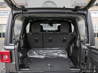 This Jeep Wrangler delivers a Regular Unleaded V-6 3.6 L/220 engine powering this Manual transmissio... (image 7)