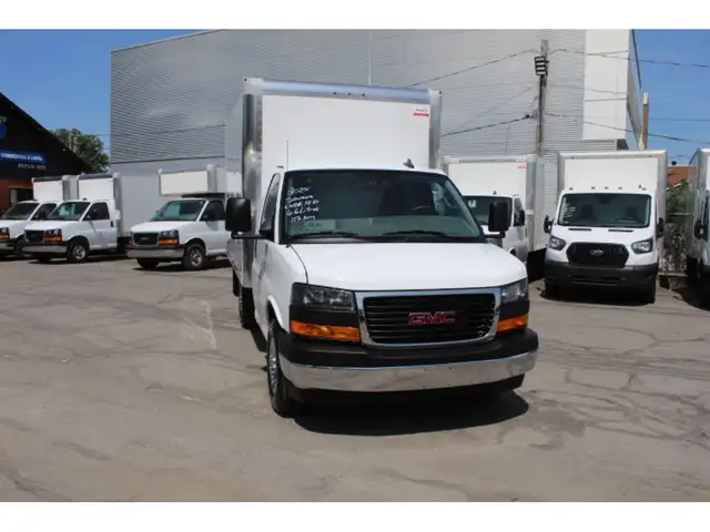 2025 GMC Savana CUBE 12 PIEDS ROUE SIMPLE 6.6 LITRES 117 KM in Cars & Trucks in Laval / North Shore - Image 10