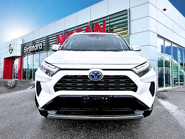 2022 Toyota RAV4 Hybrid SE | HYBRID | POWER TAILGATE | LOW KMS in Cars & Trucks in Stratford - Image 2