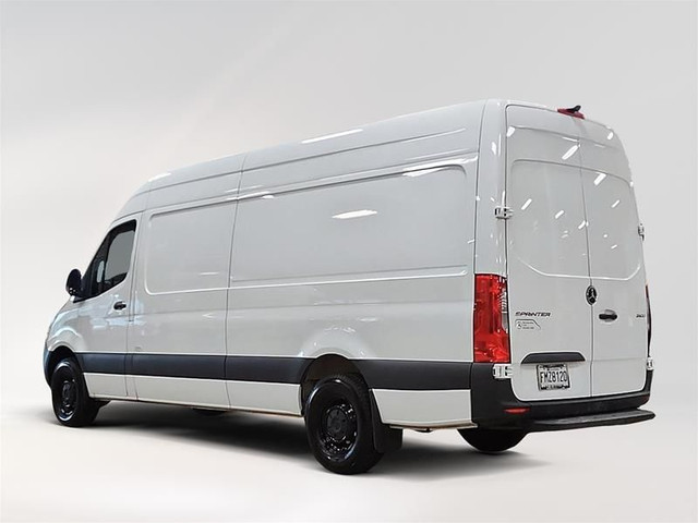 2023 Mercedes-Benz Sprinter 2500 170 Wheelbase High Roof in Cars & Trucks in Laval / North Shore - Image 4