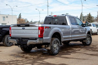 2022 Ford F-350 Super Duty XLT Lariat ~ AMVIC Licensed Dealer **GM CERTIFIED** ONE OWNER NO ACCIDENT... (image 4)