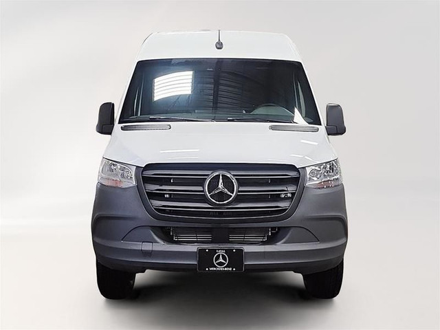 2023 Mercedes-Benz Sprinter 2500 170 Wheelbase High Roof in Cars & Trucks in Laval / North Shore - Image 2