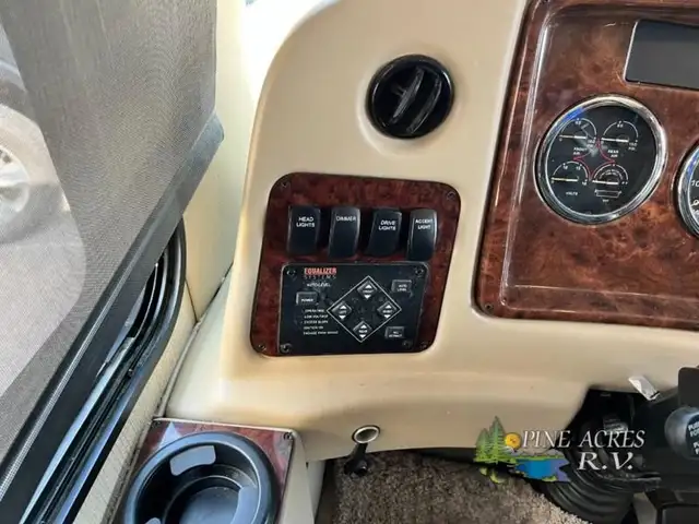 2016 Entegra Coach Anthem 42RBQ 42 Miles All New Tires ! in RVs & Motorhomes in Moncton - Image 21