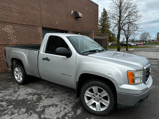 2010 GMC Sierra W/T in Cars & Trucks in Ottawa - Image 4