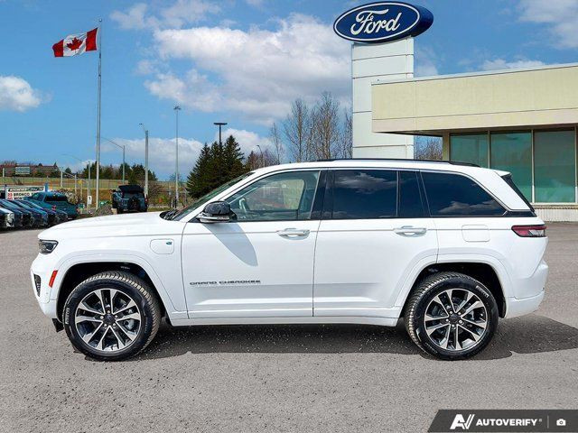 2023 Jeep Grand Cherokee 4xe Overland | WHITE LEATHER SEATS in Cars & Trucks in Kitchener / Waterloo - Image 4