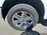 - ACCIDENT FREE - 5.0L V8 ENGINE - CLOTH SEATS - NAVIGATION - REMOTE START - REVERSE SENSORS - BACK... (image 9)