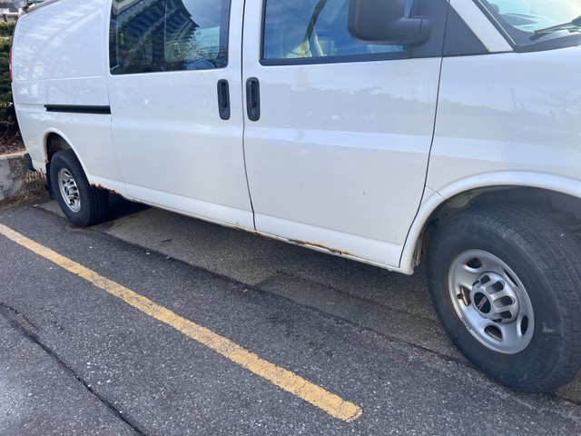 2008 GMC Savana in Cars & Trucks in City of Toronto - Image 3