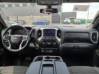 Come see this certified 2021 Chevrolet Silverado 1500 LT Crew 4X4 | 5.3L | Heated Wheel + Seats | Ca... (image 4)
