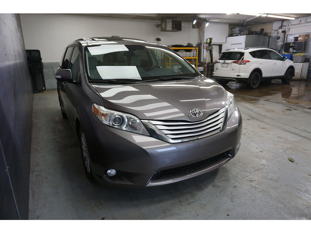  2014 Toyota Sienna XLE LIMITED 7 PASS TV DVD + TOIT GPS CUIR JB in Cars & Trucks in Lévis - Image 4