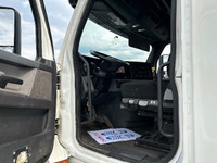 2020 FREIGHTLINER T12664ST;Heavy Duty Trucks - Conventional Truck w/ Sleeper MANAGERS SPECIAL Penske... (image 8)