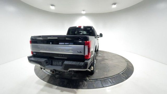 2019 Ford Super Duty F-350 SRW Platinum- DIESEL- CLEAN CARFAX in Cars & Trucks in Strathcona County - Image 2