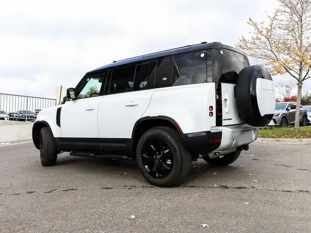 2024 Land Rover Defender 110 P300 S in Cars & Trucks in Oshawa / Durham Region - Image 21