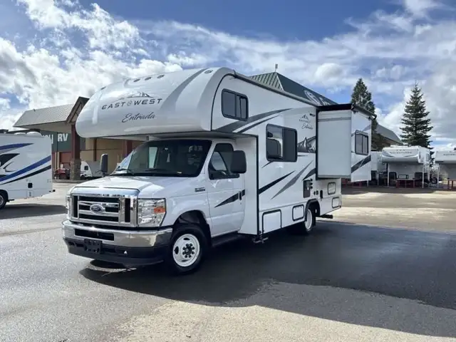 2023 EAST TO WEST Entrada 2200S in RVs & Motorhomes in Red Deer - Image 13