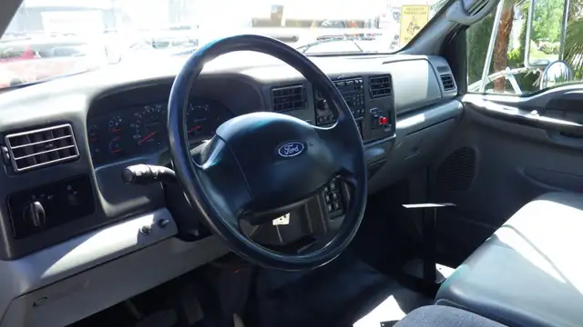 2006 Ford F650 16 Foot Flat Deck in Cars & Trucks in Delta/Surrey/Langley - Image 35