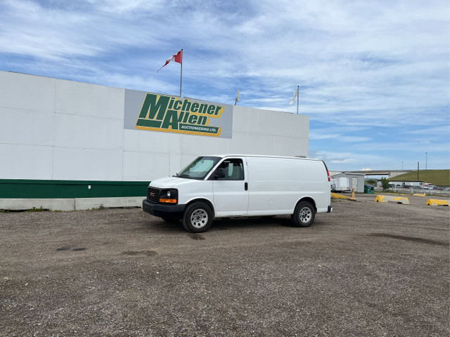 2014 GMC Savana in Cars & Trucks in Calgary