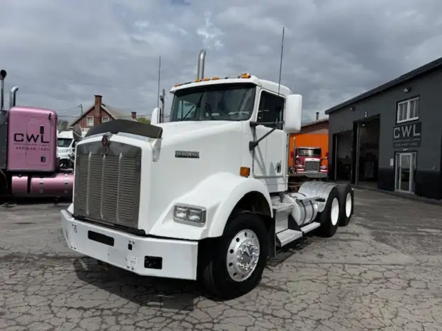 2002 Kenworth T800 in Heavy Trucks in Longueuil / South Shore - Image 2