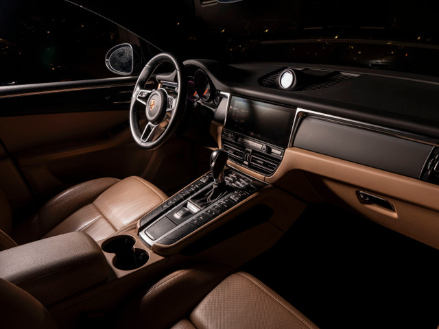 2020 Porsche Macan 2020  Macan - Certifié Porsche Approved in Cars & Trucks in Québec City - Image 4