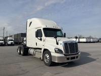 2016 Freightliner X12564ST