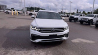 All Wheel Drive. Leather Interior. Touchscreen. Bluetooth. Remote Start. Sunroof. Rear View Backup C... (image 3)