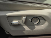 LOW KMS DENALI XL!2021 GMC Yukon XL Denali with Premium Package – Luxury, Power, and Space CombinedE... (image 6)