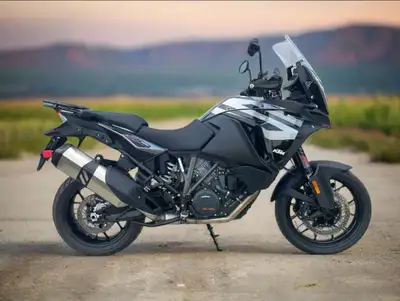 APPLY NOW: https://www.ridecollective.ca/get-pre-approved The 2020 KTM 1290 Super Adventure is a rug...
