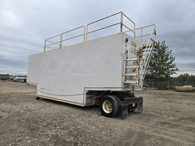 Baker 8 Ft X 35 Ft Mud Tank with Removeable Rear Axle in Heavy Equipment in Edmonton - Image 3