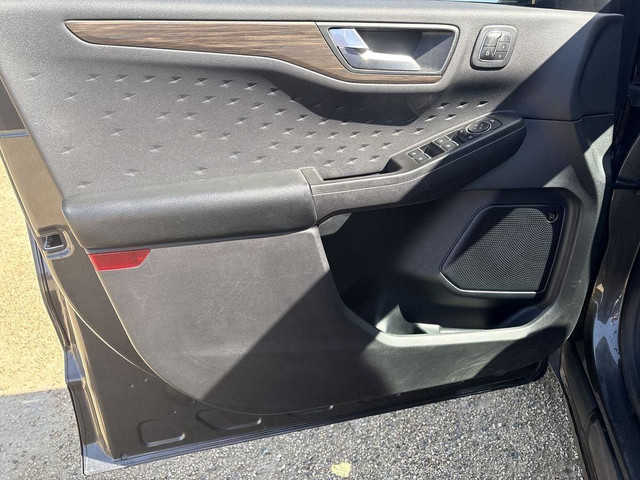 2020 Ford Escape Titanium Hybrid in Cars & Trucks in Edmonton - Image 4
