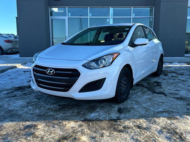 2017 Hyundai Elantra GT GL dans Autos et camions  à Saint-Albert - Image 2